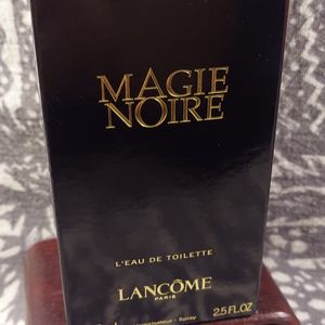 Magie Noire 2.5 Oz spray Eau de Toilette